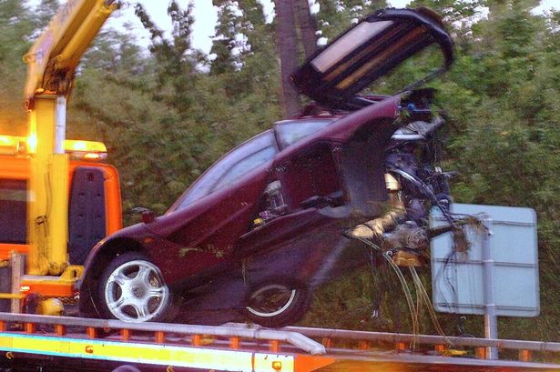 Η τρακαρισμένη  McLaren F1