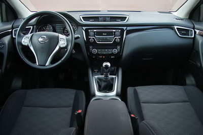 Το εσωτερικό του Nissan Qashqai 1,5 dCi, ξεχωρίζει με την ποιοτική του κατασκευή, όντας παράλληλα μοντέρνο και πρακτικό