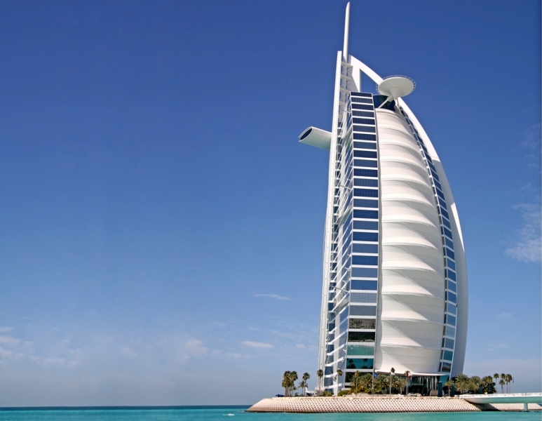 H Swiss RE στο Dubai