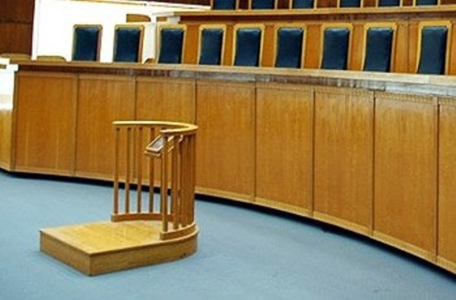 Η πρόστηση και οι παράνομες συμπεριφορές ασφαλιστικών συμβούλων