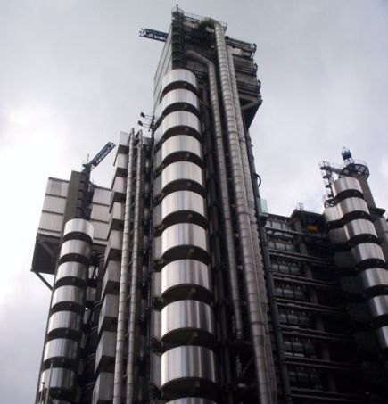Τα Lloyds θέλουν να προλάβουν τα χειρότερα