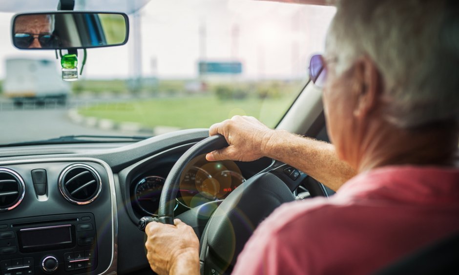 Δίπλωμα οδήγησης: Ξανά εξετάσεις για οδηγούς άνω των 74 ετών!