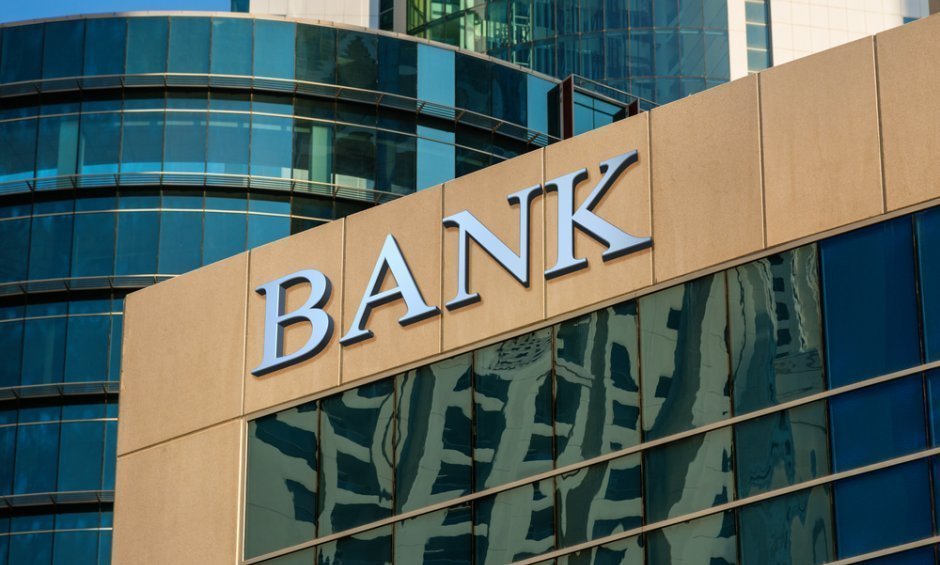 Απελεύθερος: Σημεία υπερβολής στις τράπεζες