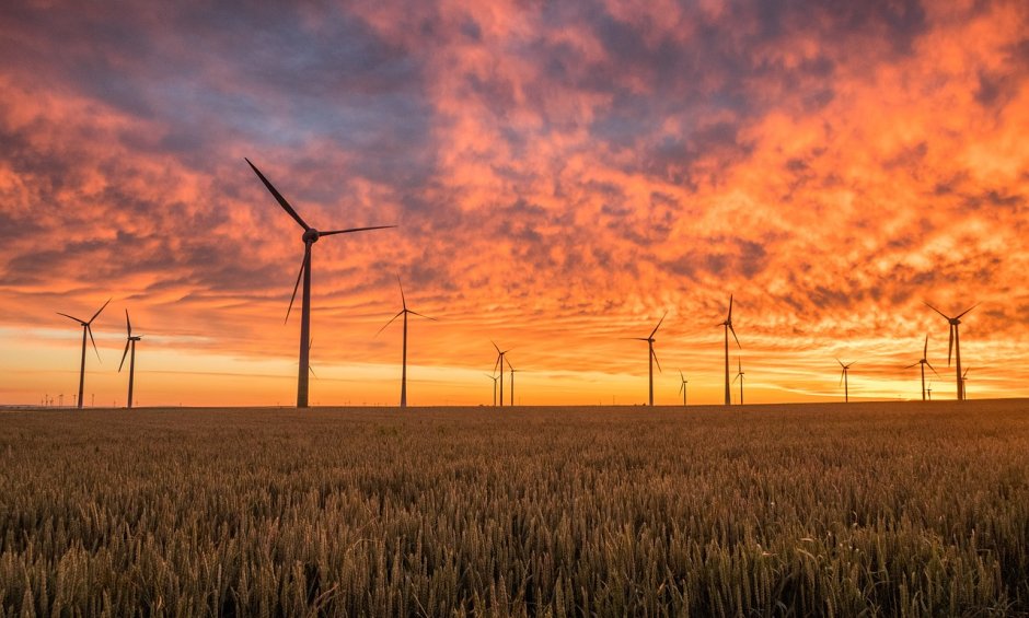 ΕΤΕ: Νέες επενδύσεις σε έργα πράσινης ενέργειας και αστικών υποδομών
