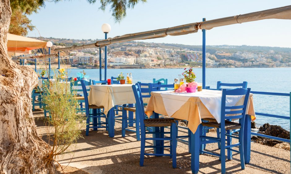 Την Δευτέρα 25 Μαΐου ανοίγουν τα καταστήματα εστίασης