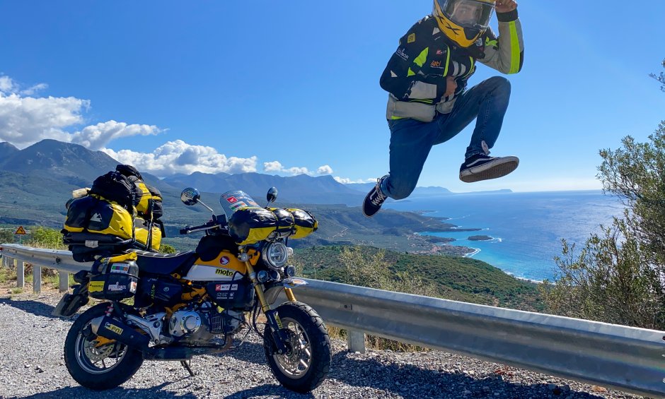 Ο Γύρος του Κόσμου με ένα Honda Monkey