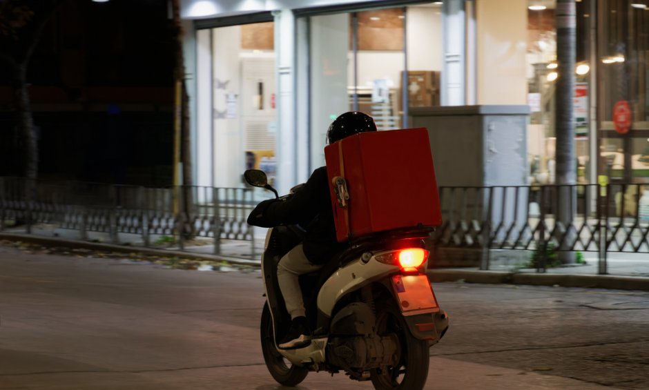 Πότε δικαιούνται αποζημίωση οι καταναλωτές από τις εταιρίες κούριερ;