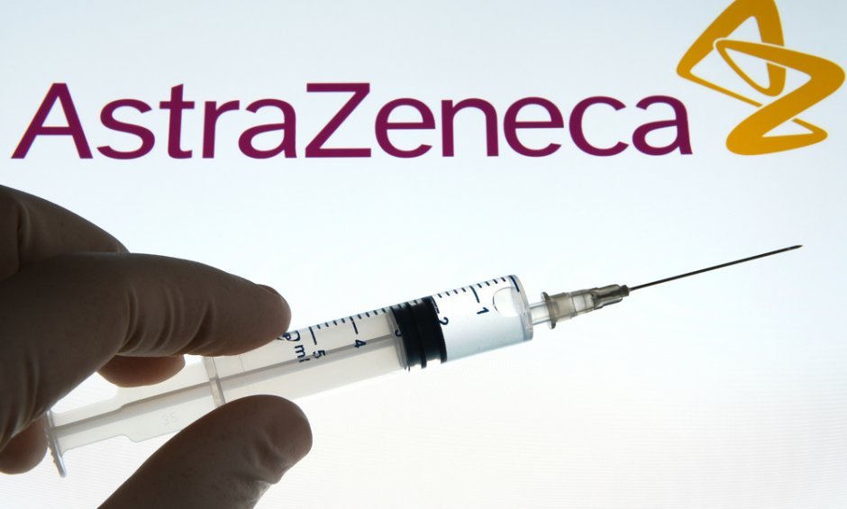 Επιτροπή Εμβολιασμών: Αποφασίστηκε η χορήγηση του εμβολίου της AstraZeneca σε άτομα έως και 64 ετών