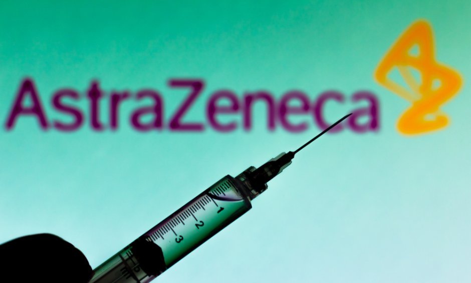 Δεν αποσύρονται στην Ελλάδα εμβόλια της AstraZeneca