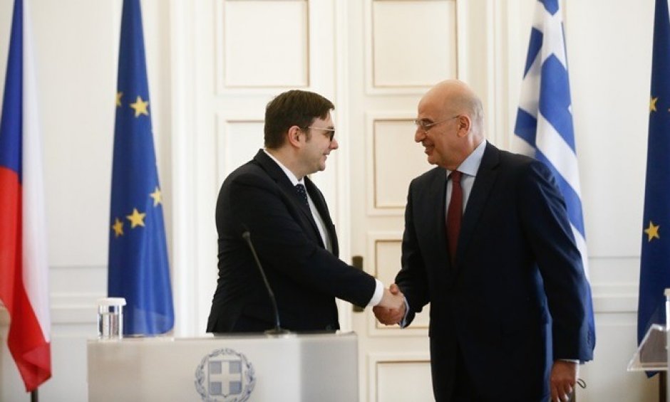 Ν. Δένδιας: Καταβάλλουμε κάθε δυνατή προσπάθεια για να διασφαλίσουμε την προστασία της ομογένειάς μας στην Ουκρανία
