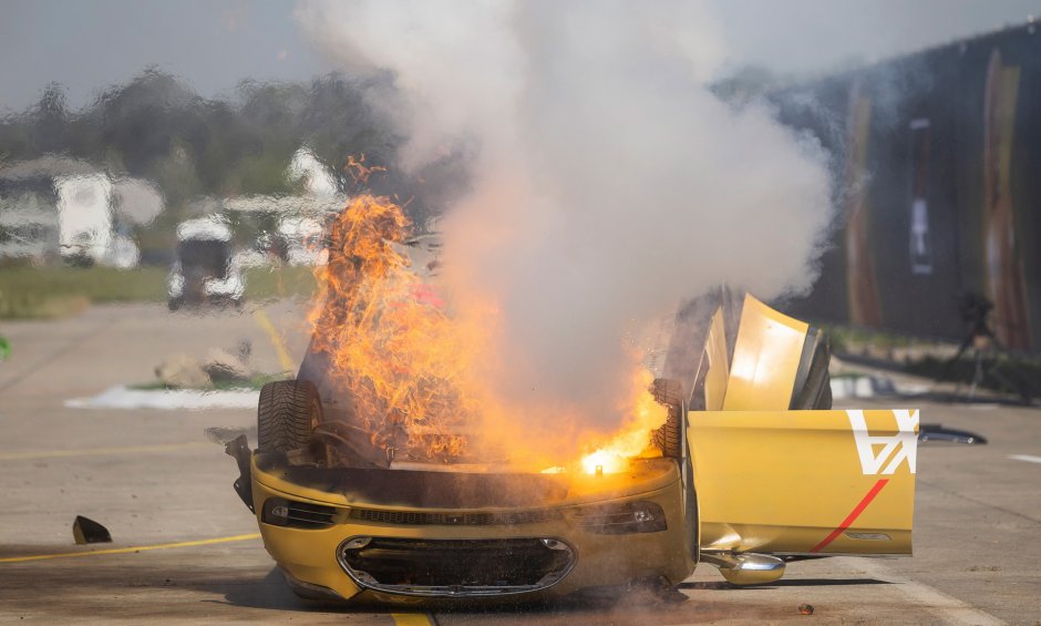 Επικίνδυνοι οδηγοί οι κάτοχοι ηλεκτρικών αυτοκινήτων! Προβληματισμός στις ασφαλιστικές!