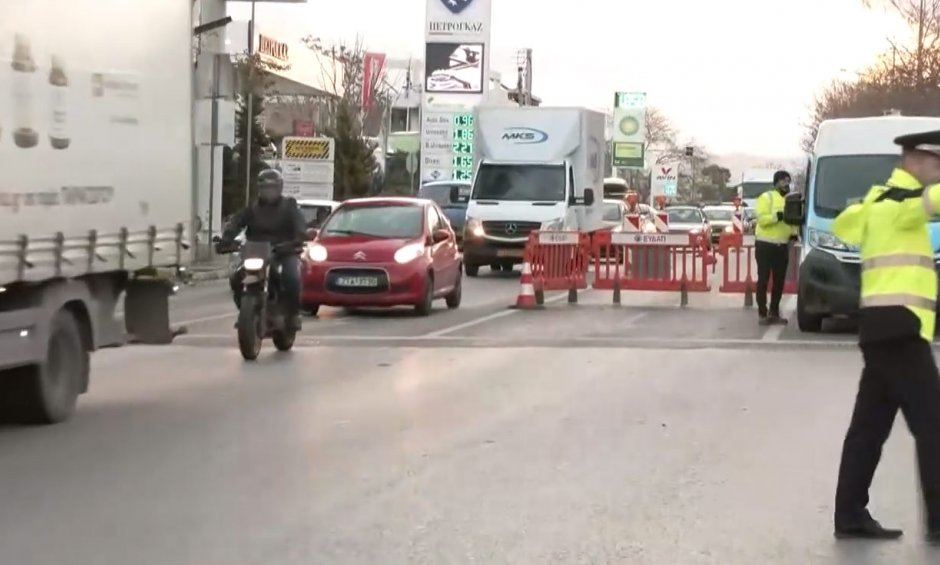 Έσπασε αγωγός της ΕΥΔΑΠ στη Λεωφόρο Αθηνών - Μόνο από δύο λωρίδες η κυκλοφορία