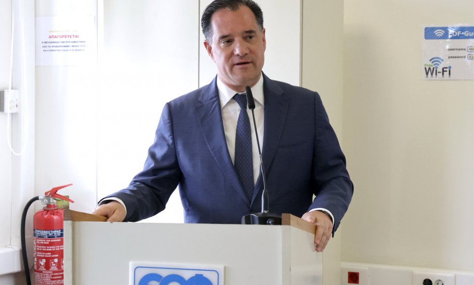 Ο υπουργός Υγείας στη κοπή πίτας του ΕΟΦ: Να επιταχυνθούν οι εγκρίσεις φαρμάκων και κλινικών μελετών!