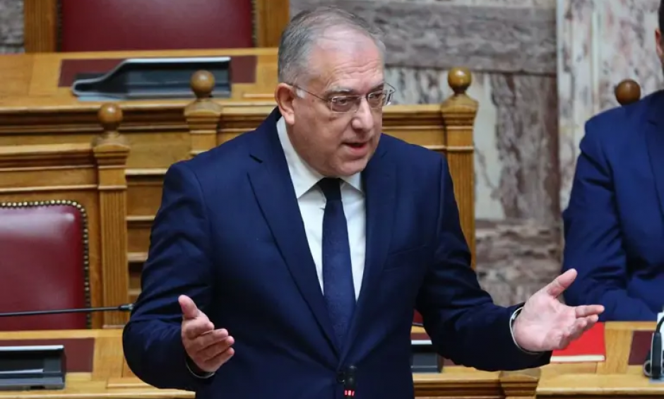 Υπασφαλισμένος: Ένας απών ο Υπουργός Τάκης Θεοδωρικάκος, το πιο πολυσυζητημένο πρόσωπο στο ασφαλιστικό συνέδριο της Ύδρας