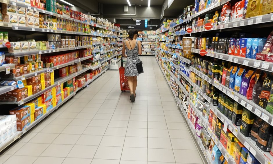 Σπύρος Καπράλος: Ακρίβεια, οικονομία και καθημερινότητα επηρεάζουν το πολιτικό κλίμα