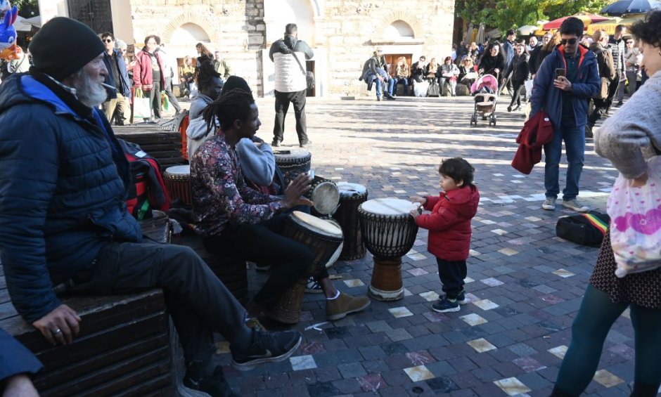 Το παιδί, το τύμπανο και ο χρόνος της γιορτής