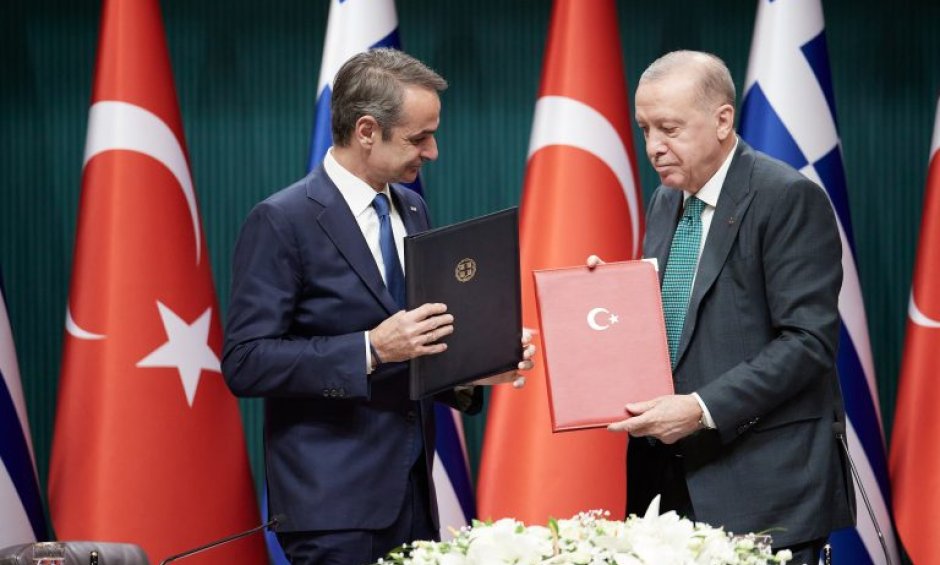 Πλαγίως: SAFE και CASUS BELLI