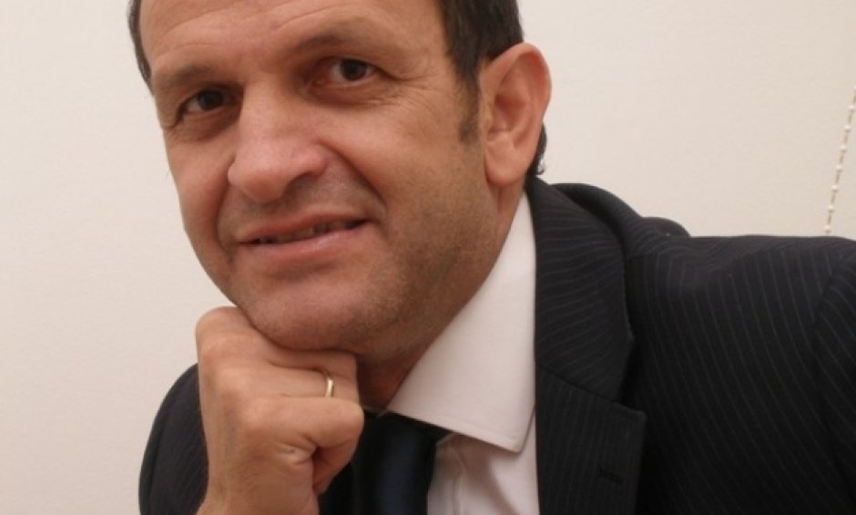 Τι καταγγέλλει ο Δ. Συκοβάρης υπεύθυνος της International Life στην Χαλκίδα για την ιδιωτική ασφάλιση