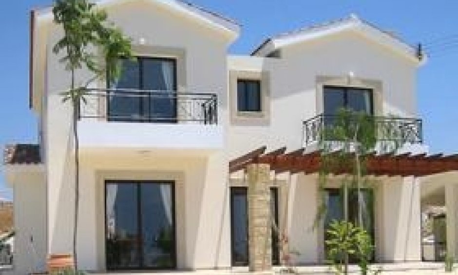 ΤτΕ: Πτώση 38% στις τιμές των ακινήτων από το 2009