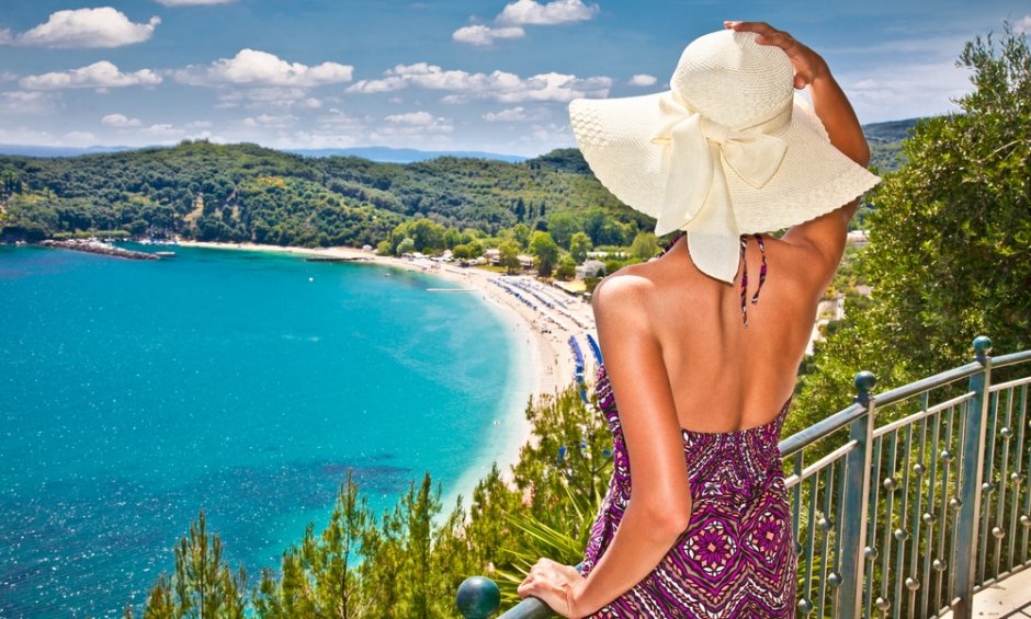 Σε ποια μέρη θα απολαύσουν οι ξένοι τουρίστες τον ελληνικό ήλιο;