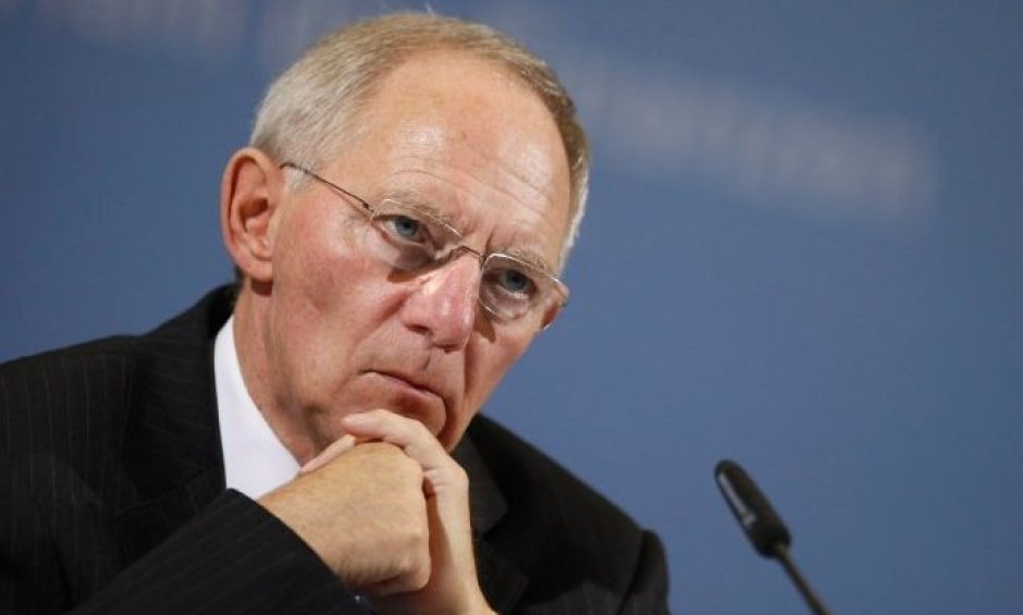 Βοήθεια στις ασφαλιστικές υπόσχεται ο Σόιμπλε!