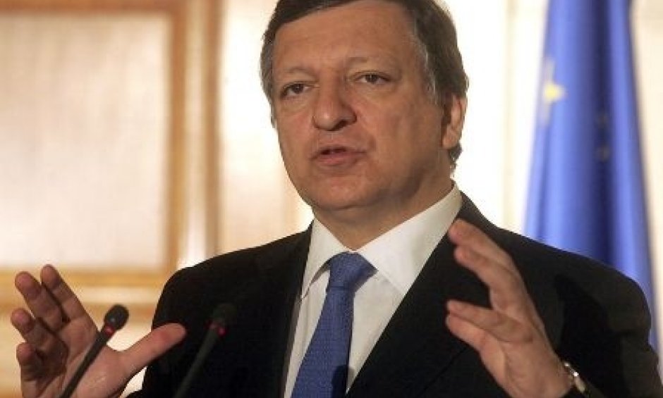 Η Γερμανία δεν προασπίστηκε το ευρώ, διαμηνύει ο Μπαρόζο