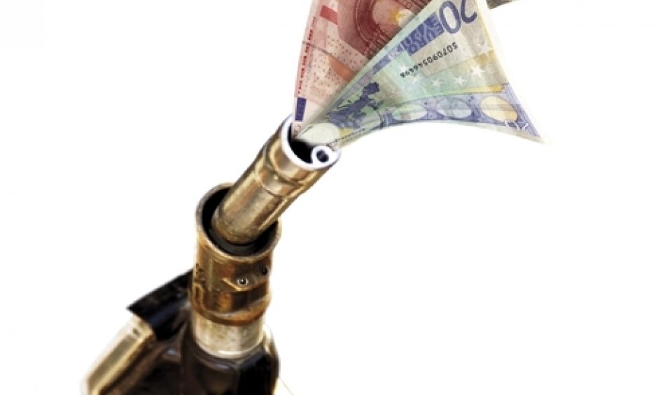 Γιορταστική αισχροκέρδεια στη βενζίνη