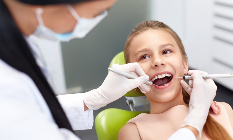 Απαραίτητος ο οδοντιατρικός έλεγχος στα παιδιά πριν από το «πρώτο κουδούνι»