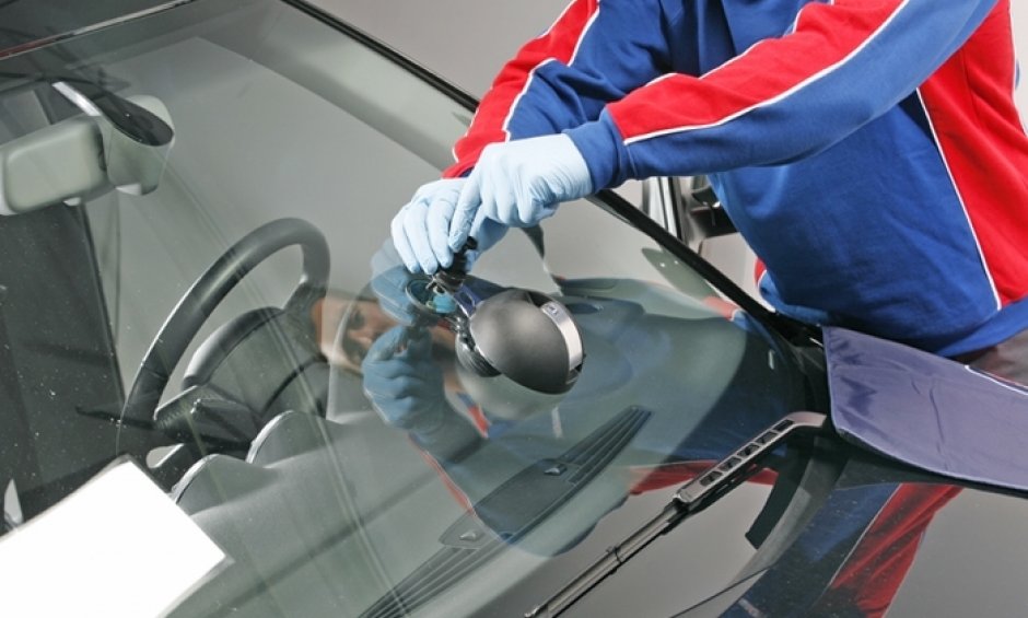 Glassdrive: Το σπασμένο παρμπρίζ μειώνει την ασφάλεια του οδηγού