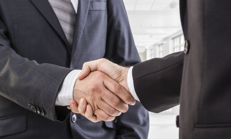 AXA και Generali σε τριμερή συμμαχία με την ιαπωνική Mitsui