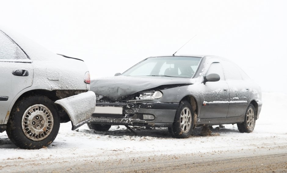 Αριθμός-ρεκόρ συγκρούσεων αυτοκινήτων το διήμερο του χιονιά!