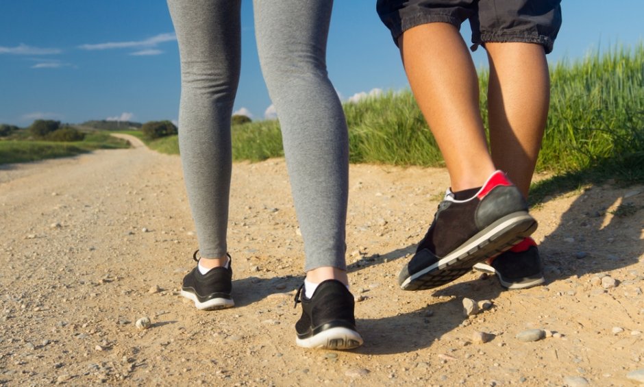 Το τακτικό περπάτημα με παρέα κάνει καλό στην υγεία