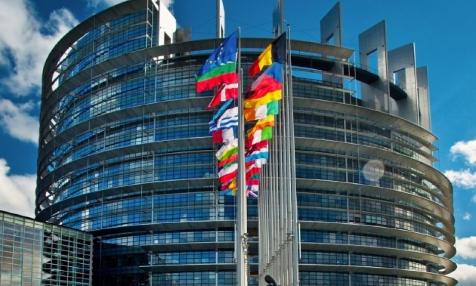 Η Κομισιόν καλεί Ελλάδα, Σλοβενία, Βουλγαρία, Σουηδία και Λουξεμβούργο να εφαρμόσουν τους κανόνες της ΕΕ στον τομέα των ασφαλίσεων εντός δύο μηνών!