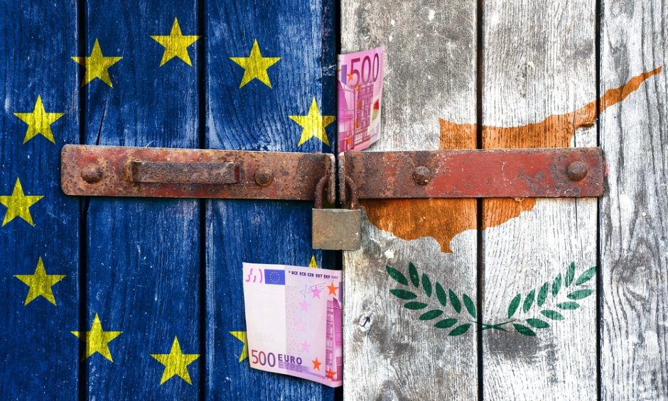 Πενήντα Κύπριοι καταθέτες και μέτοχοι τραπεζών ενάγουν το Eurogroup