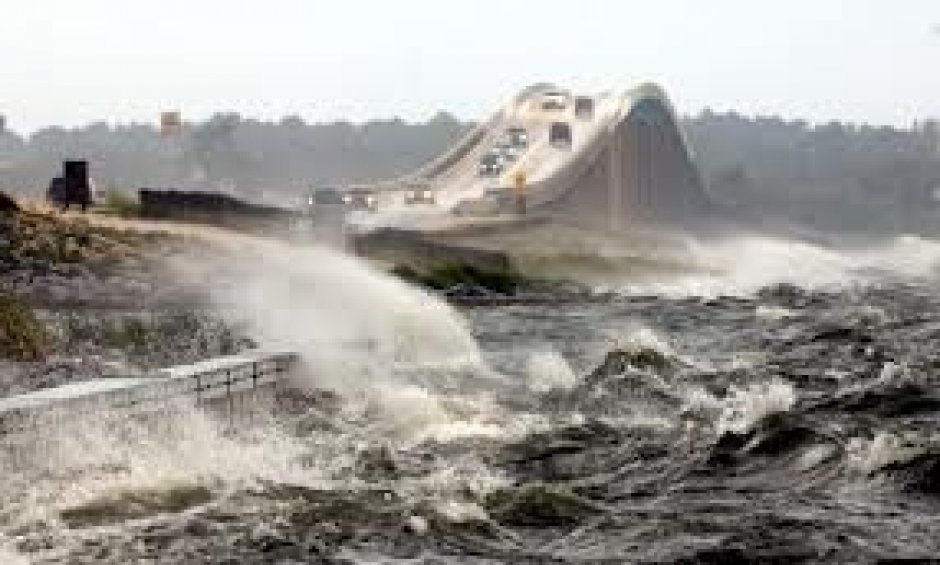Ζημιές μέχρι 2 δισ. δολ από τον Isaac