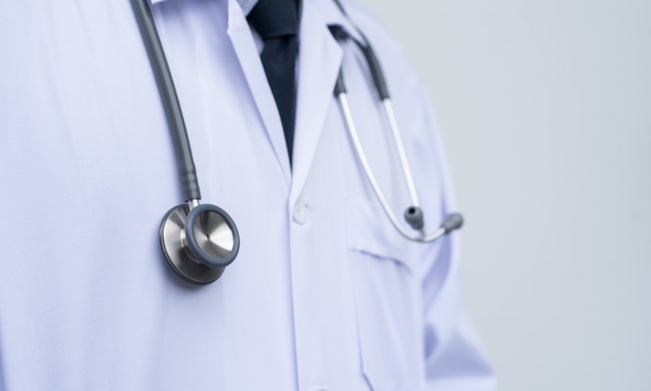 Επικίνδυνο το νομοσχέδιο για την ΠΦΥ υποστηρίζουν οι κλινικοεργαστηριακοί γιατροί