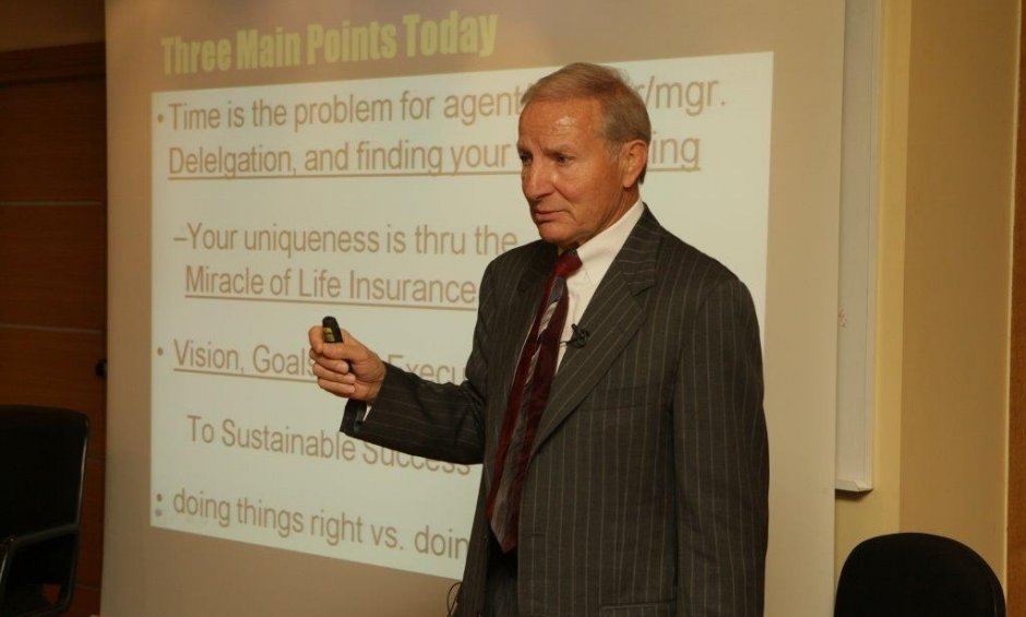 Προσκεκλημένος της Συνάντησης της Λέσχης Προέδρου της International Life o Phillip Richards