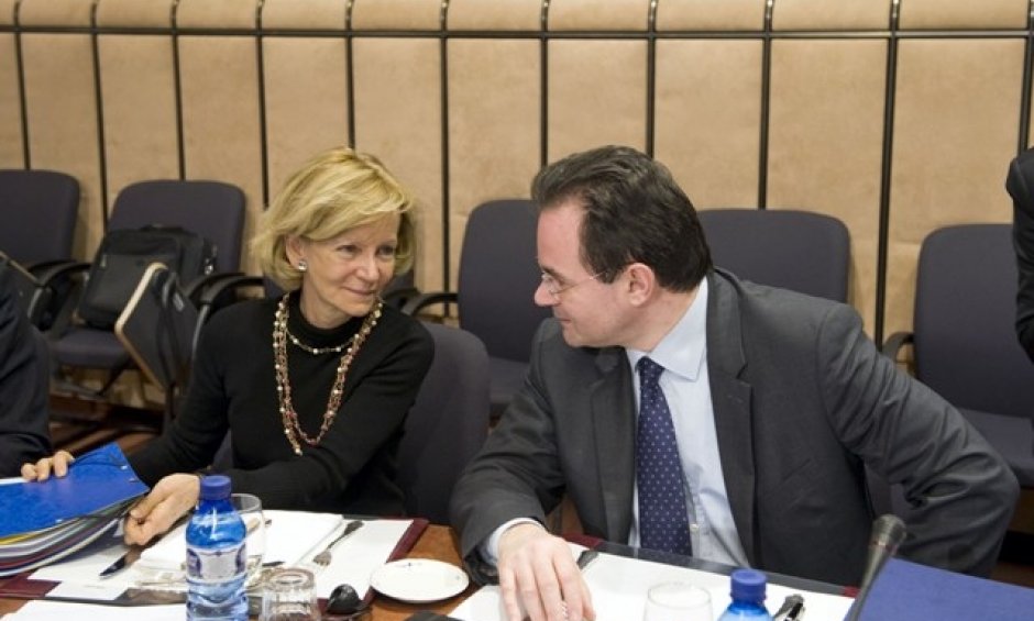  Φρένο στα κερδοσκοπικά παιχνίδια 