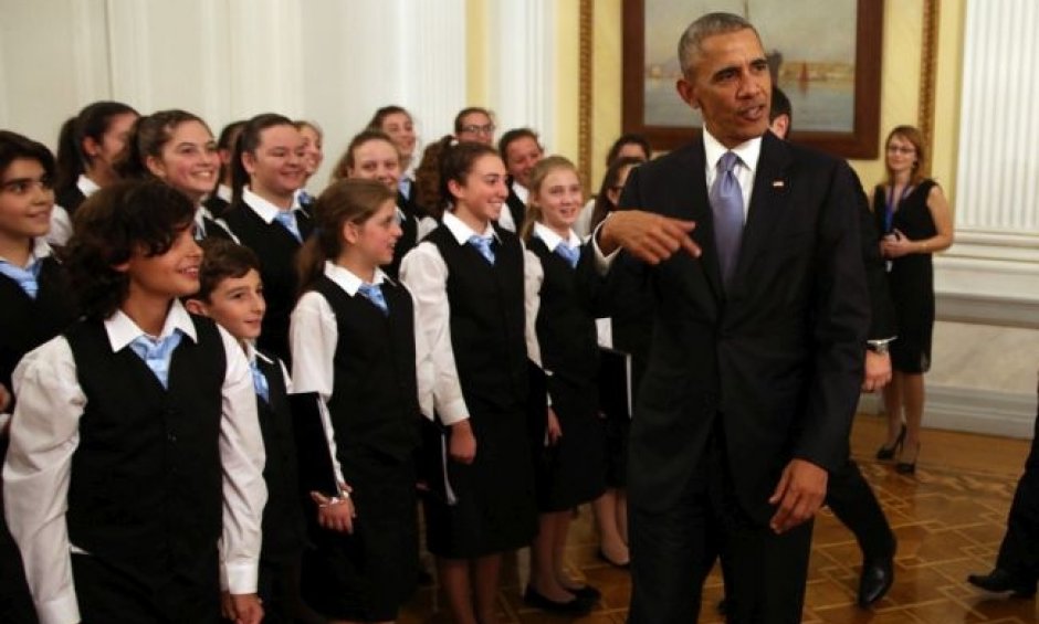 Η ιστορία και η σημασία των εμβληματικών τραγουδιών που άκουσε το βράδυ της Τρίτης ο Ομπάμα στο Προεδρικό Μέγαρο από την παιδική χορωδία