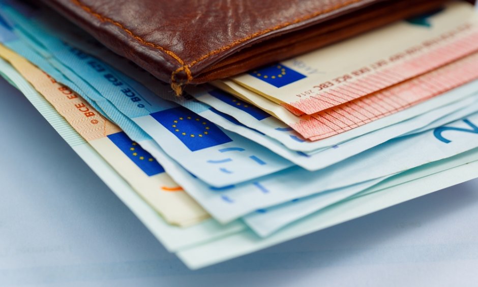 Έως 3.000 ευρώ θα πάρουν οι συνταξιούχοι με τη σύνταξη Δεκεμβρίου. Δείτε αναλυτικούς πίνακες με τα αναδρομικά!