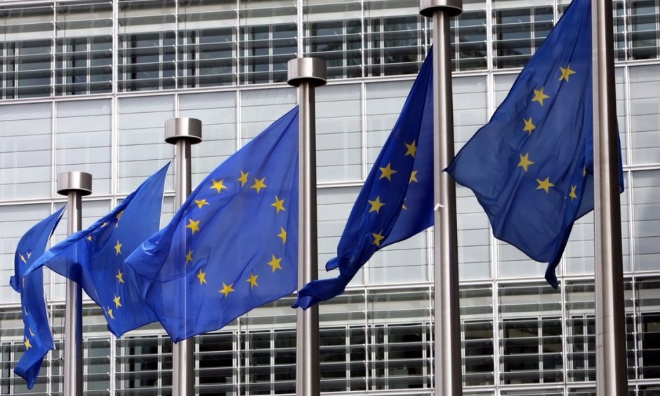 Θετική επί της αρχής η έκθεση της Κομισιόν για την αξιολόγηση