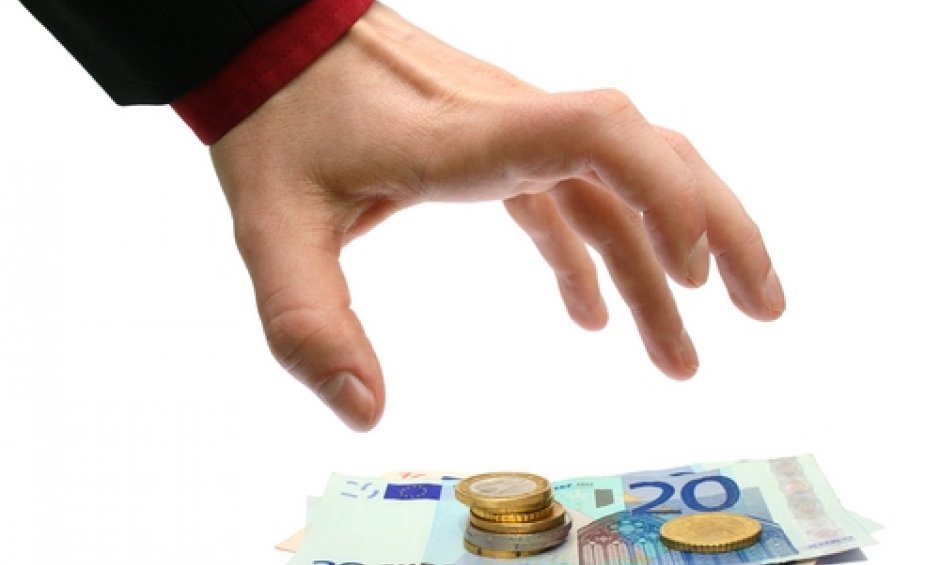 Ασφαλιστής έφαγε  900.000 ευρώ από επενδυτές.Στον εισαγγελέα 3 άτομα