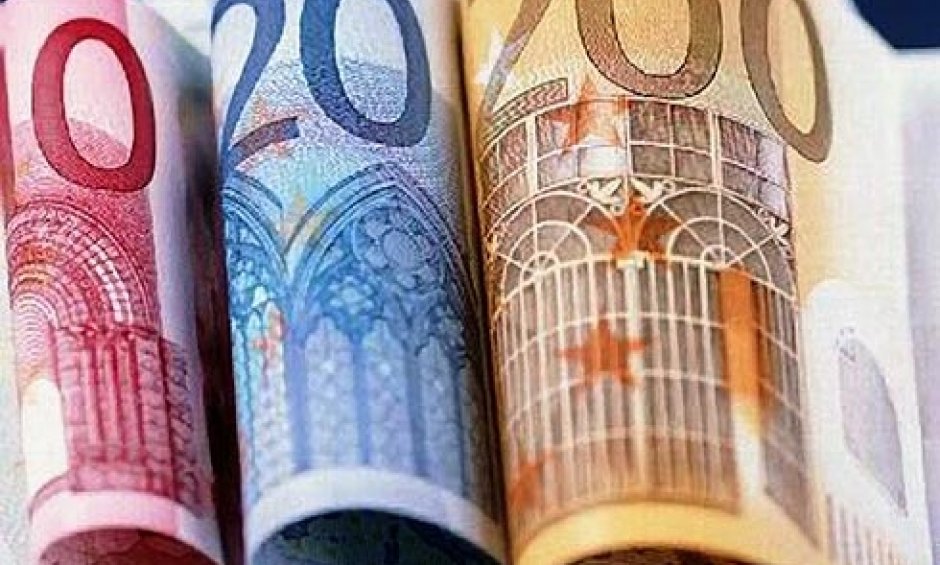 Μειώθηκαν οι  καταθέσεις και πάγωσαν τα  δάνεια