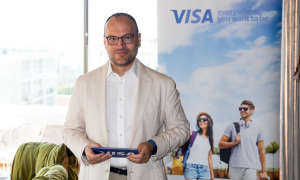 Visa - Ipsos: Νέα έρευνα για τις ταξιδιωτικές τάσεις στην Ελλάδα το 2025