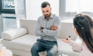 Αληθινή Ιστορία: Πως θα εργαστεί ένας άντρας 49 ετών με Σκλήρυνση κατά Πλάκας;