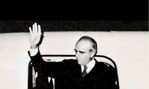 Πλαγίως: Έρχεται!