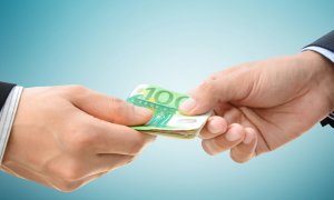 ΓΣΕΕ: Πώς αμείβεται η αργία της 15ης Αυγούστου