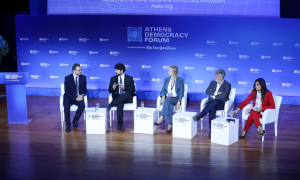 «Καμπανάκι» για τη Δημοκρατία: Κίνδυνοι παραπληροφόρησης και κυβερνοεπιθέσεων από την Τεχνητή Νοημοσύνη