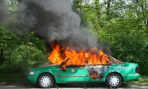 Τι σημαίνουν οι όροι κακόβουλη βλάβη και στάση, απεργία, οχλαγωγία, διαδηλώσεις και πολιτικές ταραχές;