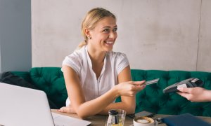 Mastercard: Αυξητικές τάσεις στις συναλλαγές με κάρτες στην Ελλάδα -  Αύξηση 18% το 2025 - 2026